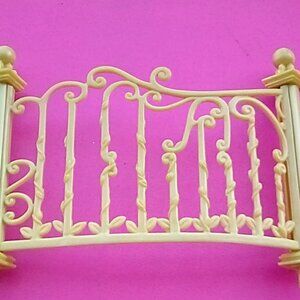 Barbie 12 Dancing Princesses Magical Doll Castle Gold Round Rail